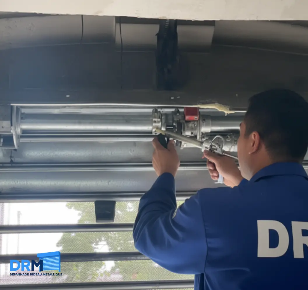 Entretien rideau métallique - DRM Entretien rideau métallique - Contrat d'entretien préventif avec vérification de la protection optimale pour garantir le bon fonctionnement. - DRM